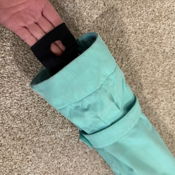 Oakley thinsulate Gretchen Bleiler ski jacket, LARGE - Picture 12 of 16